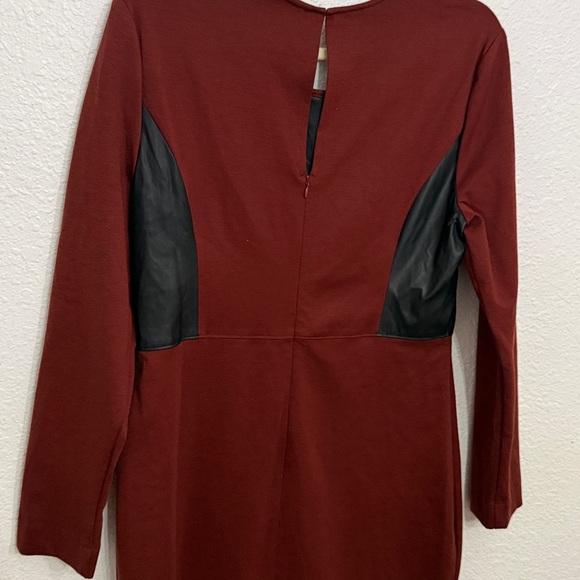 Dress - Picture 4 of 5